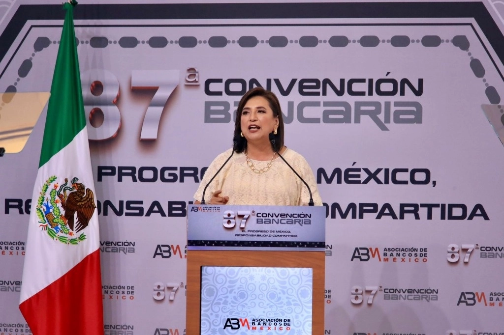 La candidata presidencial de la coalición Fuerza y Corazón por México, Xóchitl Gálvez, durante su participación en la 87 Convención Bancaria en Acapulco, Guerrero, el 19 de abril de 2024. Foto Luis Castillo