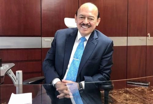 El empresario Raúl Beyruti, durante la entrevista con ‘La Jornada’ en su oficina de Interlomas, en la capital del país. Foto Arturo Cano