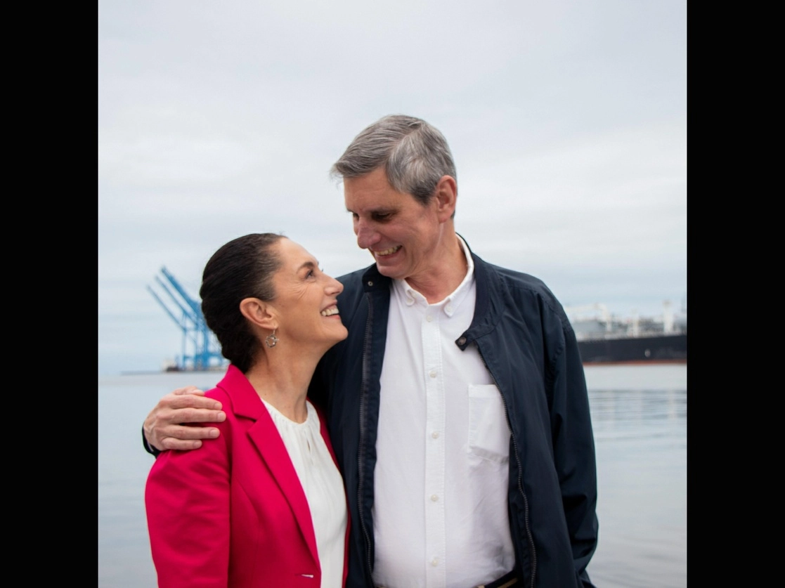 La mandataria capitalina Claudia Sheinbaum anunció su enlace nupcial con el doctor Tarriba Unger, quien es analista de riesgos financieros en el BdeM. Foto ‘La Jornada’ 