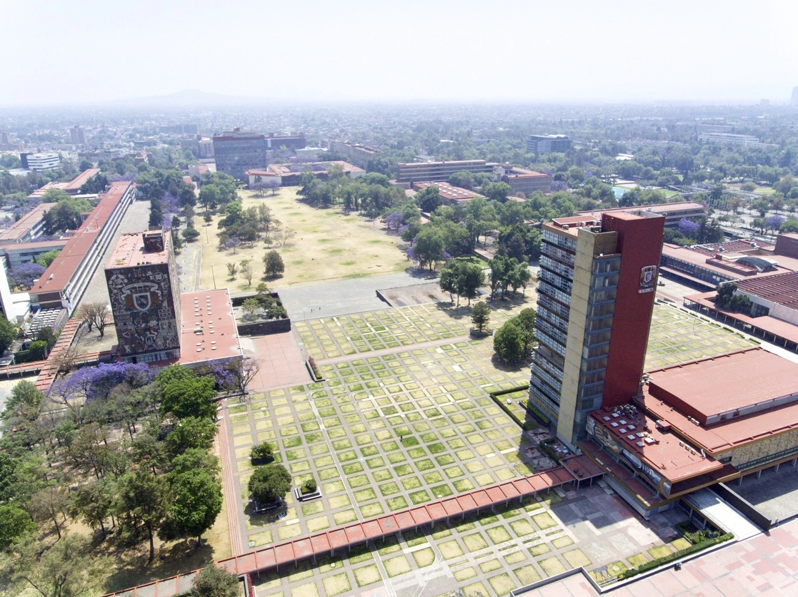 La Biblioteca Central y el edificio de Rectoría en Ciudad Universitaria. Foto La Jornada / Archivo