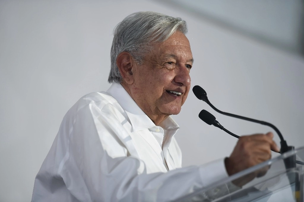 El presidente Andrés Manuel López Obrador supervisa entrega de programas del Bienestar en Chimalhuacán. Foto Presidencia