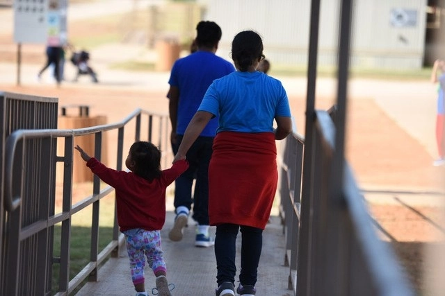 Menor inmigrante en Centro Residencial Familiar South Texas en Dilley, Texas. Foto Ap / Archivo