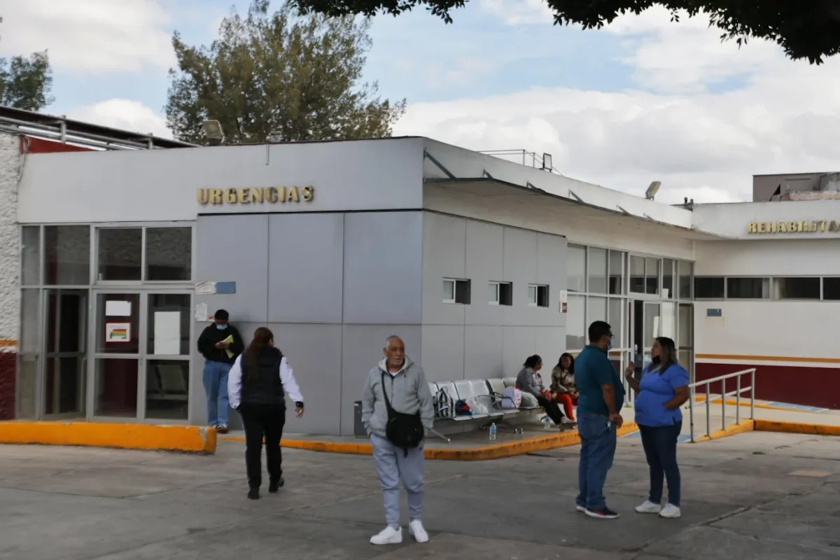 Zona de urgencias del Hospital José María Morelos y Pavón, donde se atendió a 17 personas heridas por la explosión de una pipa en el puente de La Concordia, en Iztapalapa; cinco fueron trasladas al Hospital Regional, el 11 de septiembre de 2025. Foto 