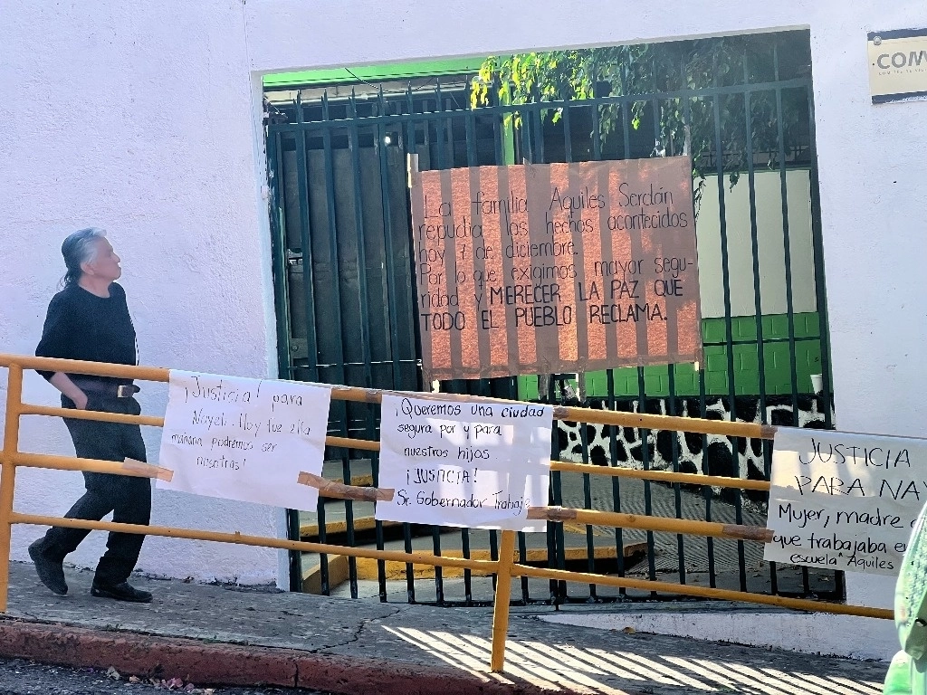 Pancartas en Cuernavaca, Morelos, en las que exigen justicia por la muerte de la docente Nayeli Alejandra Soto Casillas. Foto Rubicela Morelos / Archivo