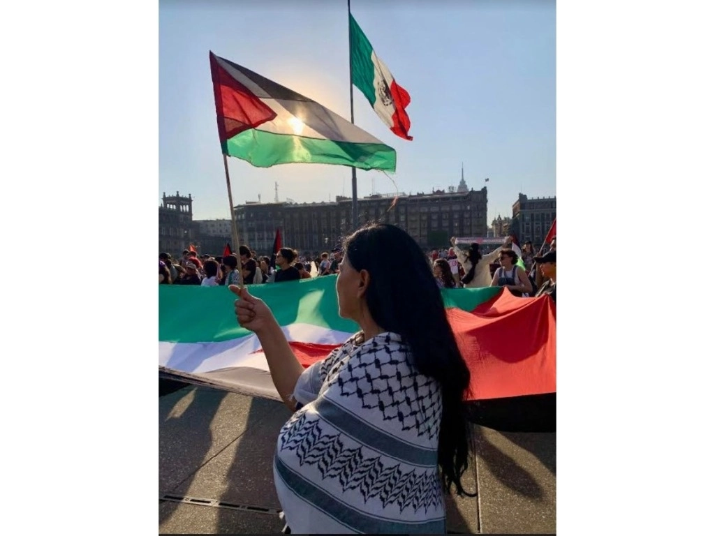 Manifestación pro Palestina en el Zócalo de la capital mexicana.Foto Stephanie Brewster
