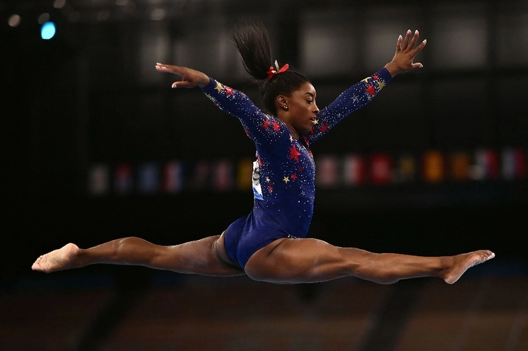 La estrella Simone Biles, que no ha participado en ninguna competición desde los Juegos Olímpicos de Tokio en 2021, figura entre la lista de participantes del US Classic, anunció la Federación Estadunidense de Gimnasia. Foto Afp / Archivo