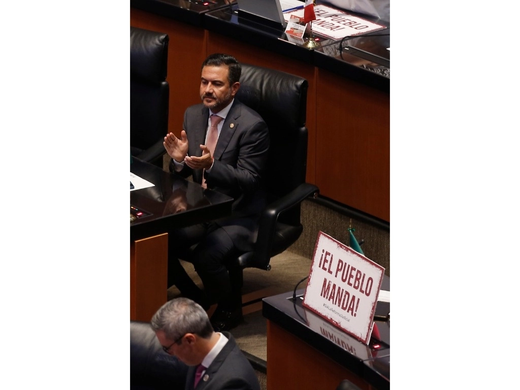 El senador Miguel Ángel Yunes Márquez en sesión de trabajo de la Cámara alta, el 13 de septiembre de 2024. Foto José Antonio López 