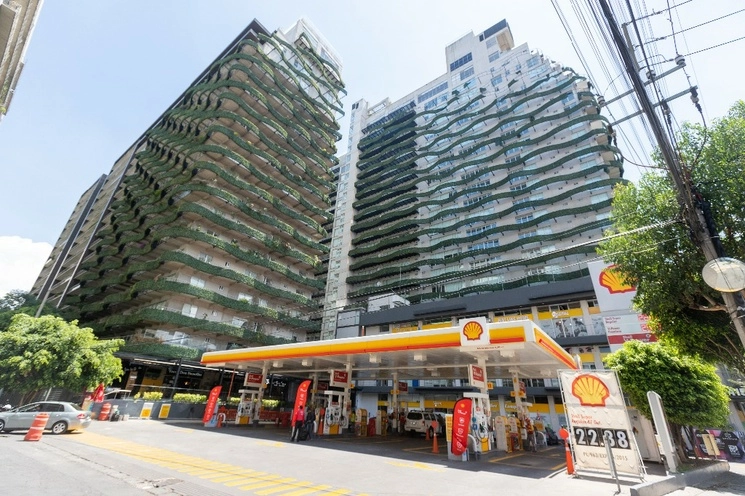 Habitantes de City Towers Black comentaron que las primeras 70 familias que llegaron compraron sus departamentos entre 5 y 8 millones de pesos, pero tras darse a conocer las anomalías que existen, su precio bajó 30 por ciento. Foto Pablo Ramos 
