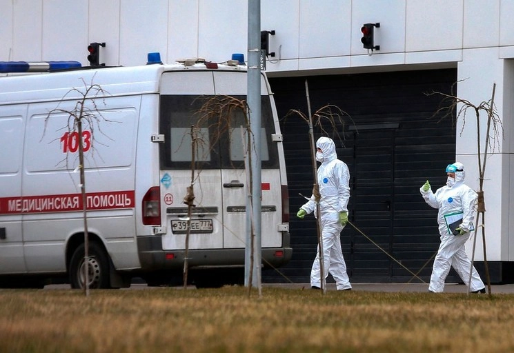 El gobierno ruso ha reportado que las personas que adquirieron el coronavirus viajaron al extranjero, principalmente a Italia. Foto Ap
