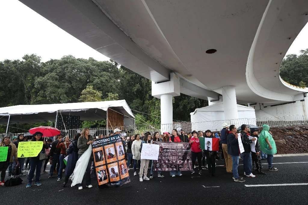Protesta contra la reforma judicial en el entronque La Pera-Tepoztlán, el 26 de septiembre de 2024. Foto Yazmín Ortega Cortés