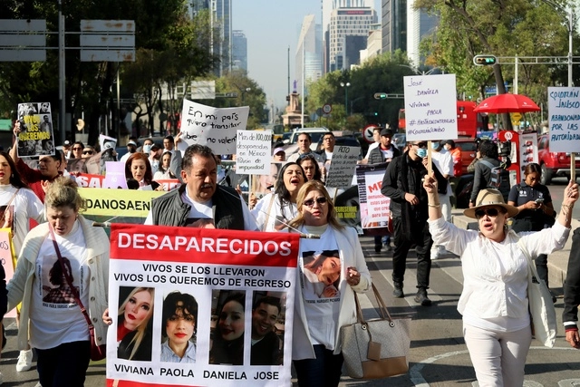 Familiares de desaparecidos durante una protesta en imagen de archivo. Foto Roberto García