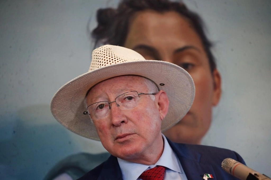 El embajador de Estados Unidos en México, Ken Salazar, ofrece conferencia de prensa en la residencia del diplomático, en la Ciudad de México, el 22 de enero de 2024. Foto Cristina Rodríguez