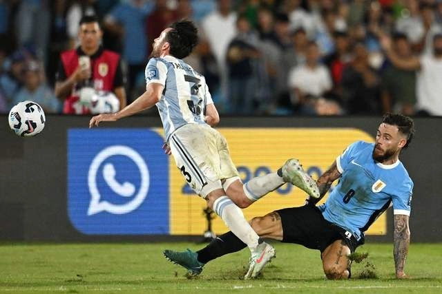 La nota negativa para el cuadro albiceleste fue la expulsión en el cierre del partido de Nicolás González (90+5), por una patada descalificadora a Nahitan Nández. Foto 