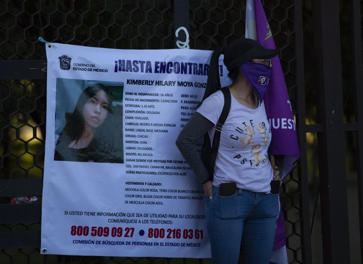 Se cumplieron 20 días de la desaparición de la joven estudiante Kimberly Hilary Moya, quien fue vista por última vez cuando salió de su casa rumbo a una papelería en la colonia San Rafael Chamapa, Naucalpan, Edomex. Foto  