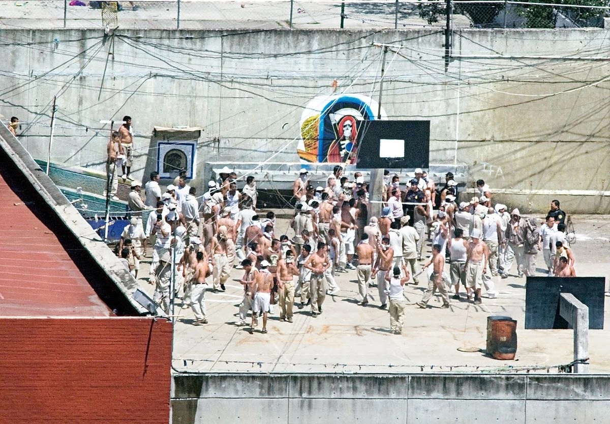 Las cárceles del estado de México y CDMX son las más pobladas. 