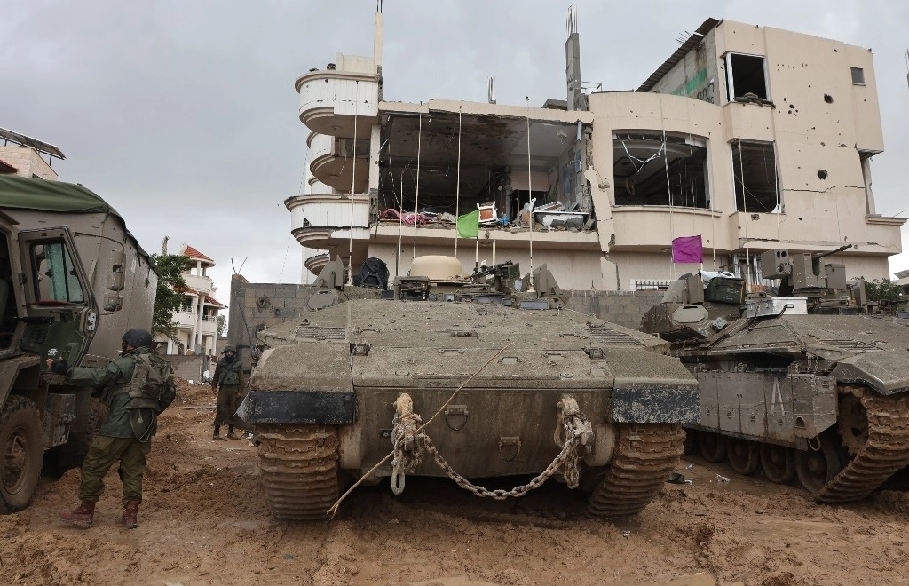 Tropas israelíes invadiendo Gaza. Foto Xinhua