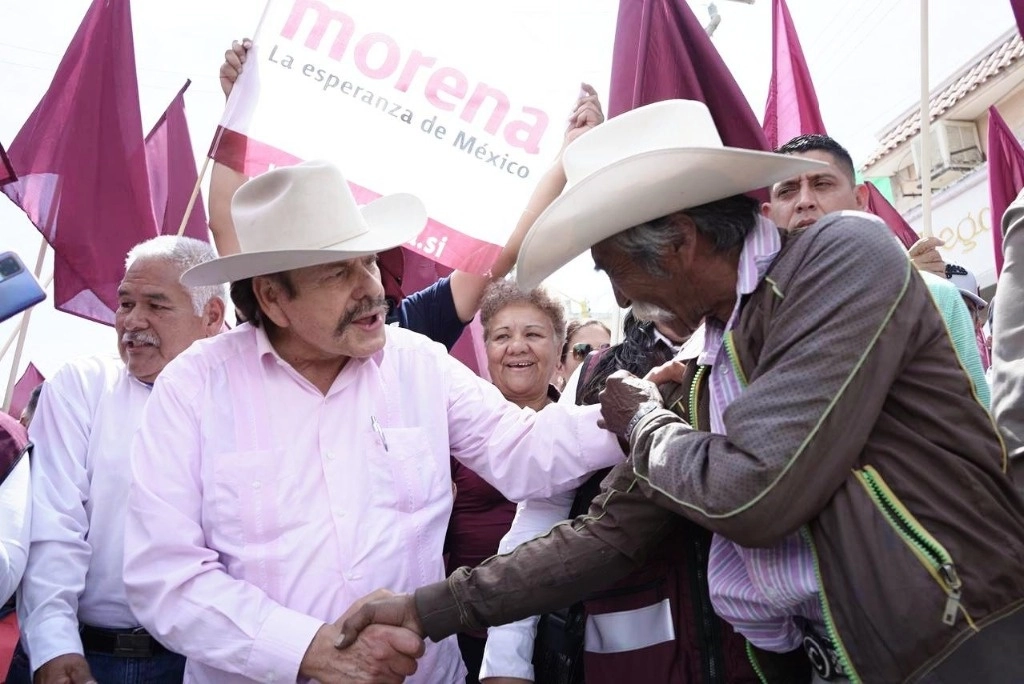 El candidato de Morena, Armando Guadiana, continúa su campaña electoral por el gobierno de Coahuila. Foto @aguadiana
