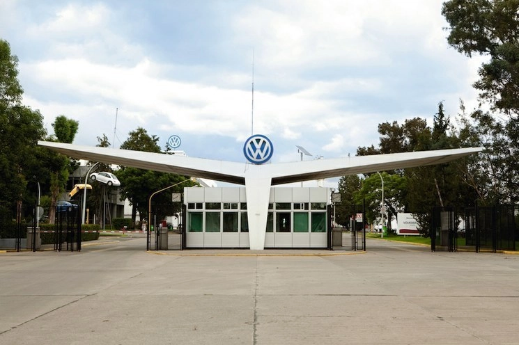 Perspectiva de la fábrica de Volkswagen México, ubicada en el estado de Puebla. Foto cortesía Volkswagen / Archivo 