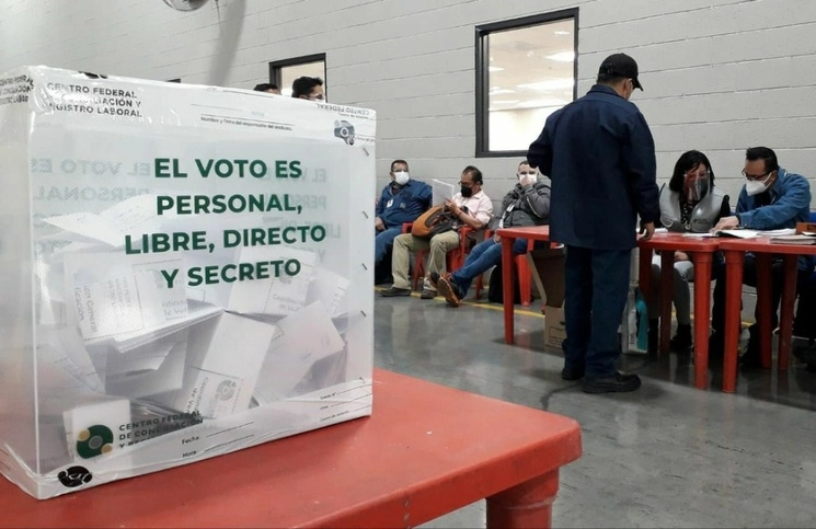 El INE participó como observador en el proceso electoral del sindicato de la empresa General Motors en Silao, Guanajuato, el 1 de febrero de 2022. Foto Cuartoscuro
