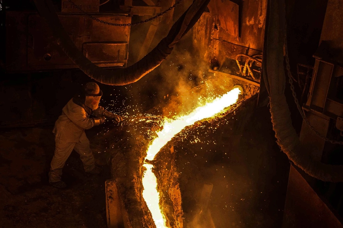 Imagen de un trabajador de la fundición Ventanas, cuya reciente clausura provocó el estallido de la huelga de trabajadores del sector minero en Chile. Foto Xinhua.