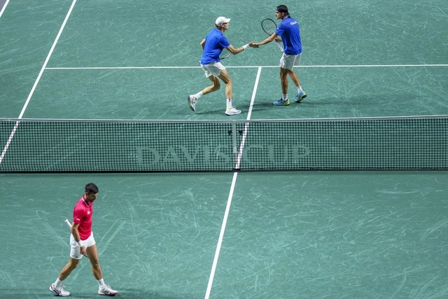 Jannik Sinner envió a Italia a la final de la Copa Davis, este sábado en Málaga tras ganar a Novak Djokovic en individuales y en dobles. Foto Ap