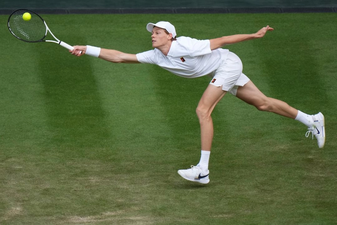 El italiano se impuso por 6-1, 6-1 y 6-3 al australiano Aleksandar Vukic en Wimbledon, el 3 de julio de 2025. Foto 