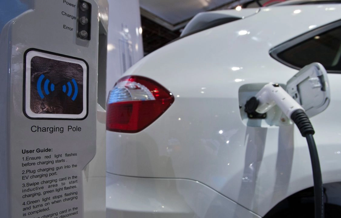 “Buscamos hacer que el tiempo de carga de los vehículos eléctricos sea tan corto como el tiempo de cargar combustible", declaró el fundador de BYD, Wang Chuanfu, al anunciar la nueva tecnología. Foto