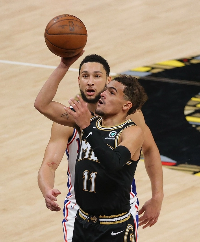 Trae Young se adueñó del juego en los últimos instantes y le dio el triunfo a Atlanta. Foto Ap
