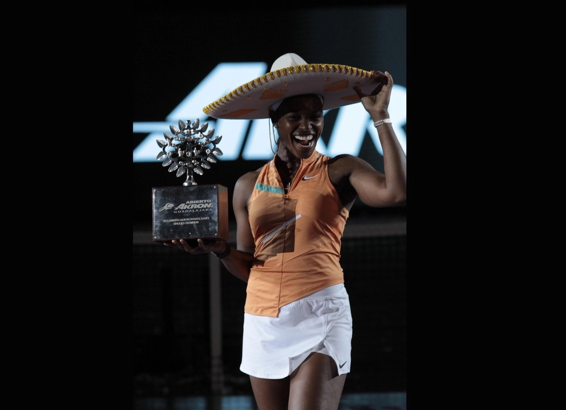 La estadunidense Sloane Stephens ganó el WTA Zapopan al vencer a la checa Marie Bouskova en el tercer set. Foto Arturo Campos Cedillo