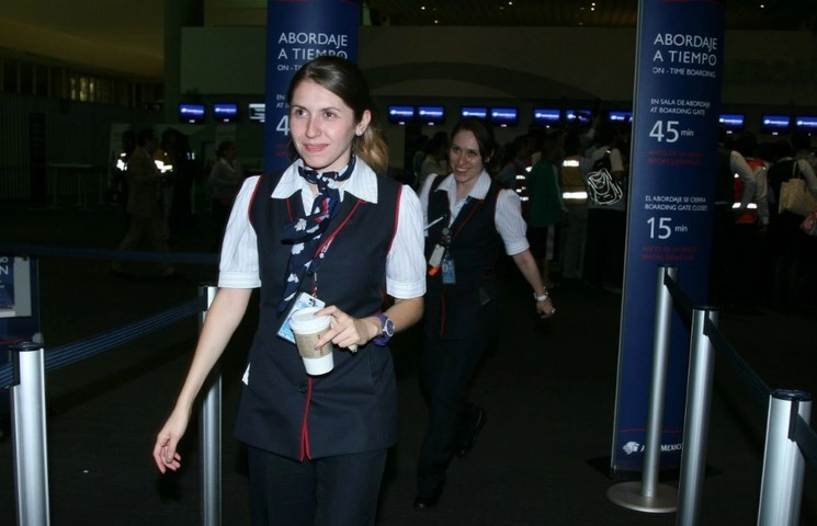 Aeroméxico mantiene una planta femenina de sobrecargos casi del 71% y Aeromar del 75%. Foto Cuartoscuro / Archivo 