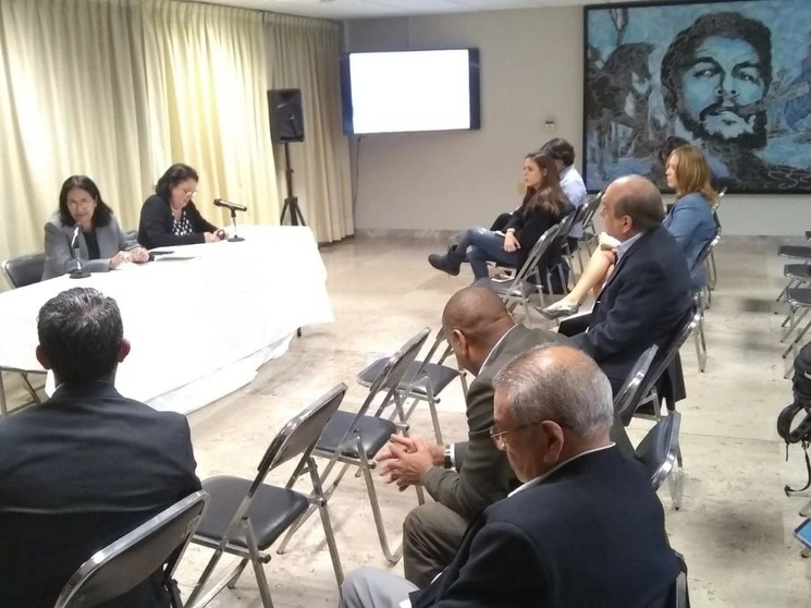 La Ministra Consejera de la embajada de Cuba en México, Sara Marta Díaz presentó la Exposición de Comercio e Inversiones “Cuba en México 2020”. Foto tomada de la cuenta de Twitter @EmbaCuMex