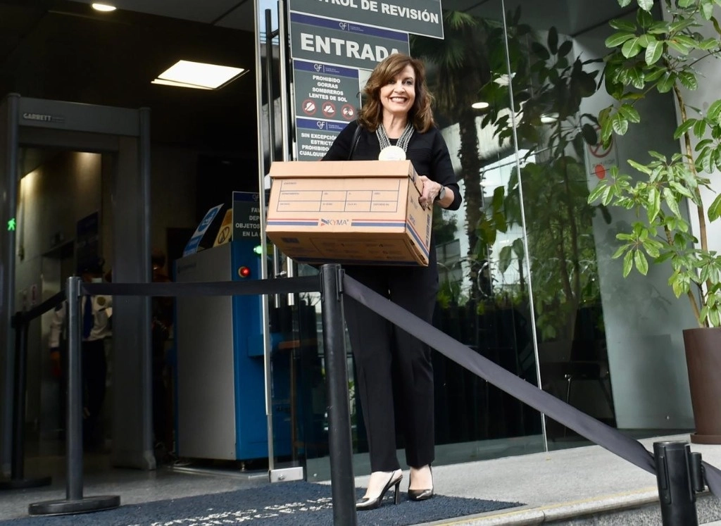 La diputada María Elena Pérez-Jaen durante la entrega de denuncias. Foto tomada de la cuenta de X @MElenaPerezJaen