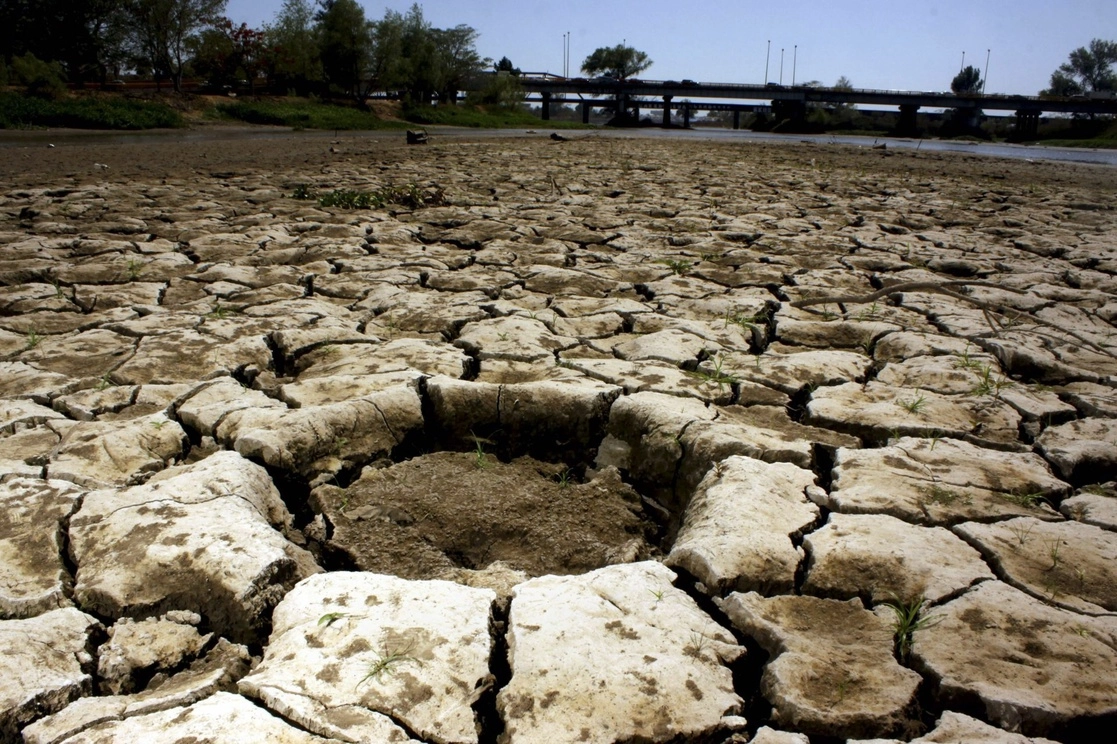 La Comisión Nacional del Agua y el SMN informó que más del 83 por ciento del territorio nacional enfrenta alguna situación de sequía. La imagen, en Culiacán, Sinaloa. Foto Cuartoscuro / Archivo