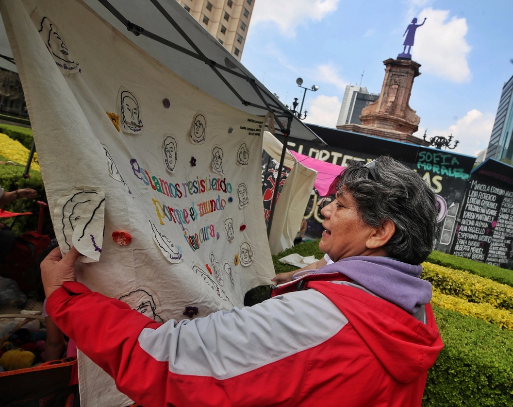 En la Glorieta de las Mujeres que Luchan. Foto Marco Peláez/ La Jornada