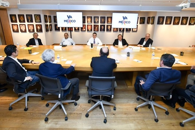 Dirigentes del PRI, PAN y PRD durante la reunión de trabajo. Foto tomada de la cuenta de Twitter @alitomorenoc
