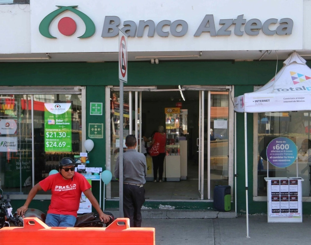 Sucursal de Banco Azteca en imagen de archivo. Foto Cuartoscuro