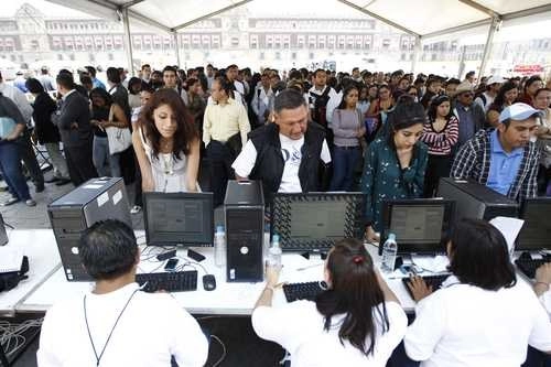 Feria de Empleo de la Ciudad de México en imagen de archivo. Foto Yazmín Ortega Cortés