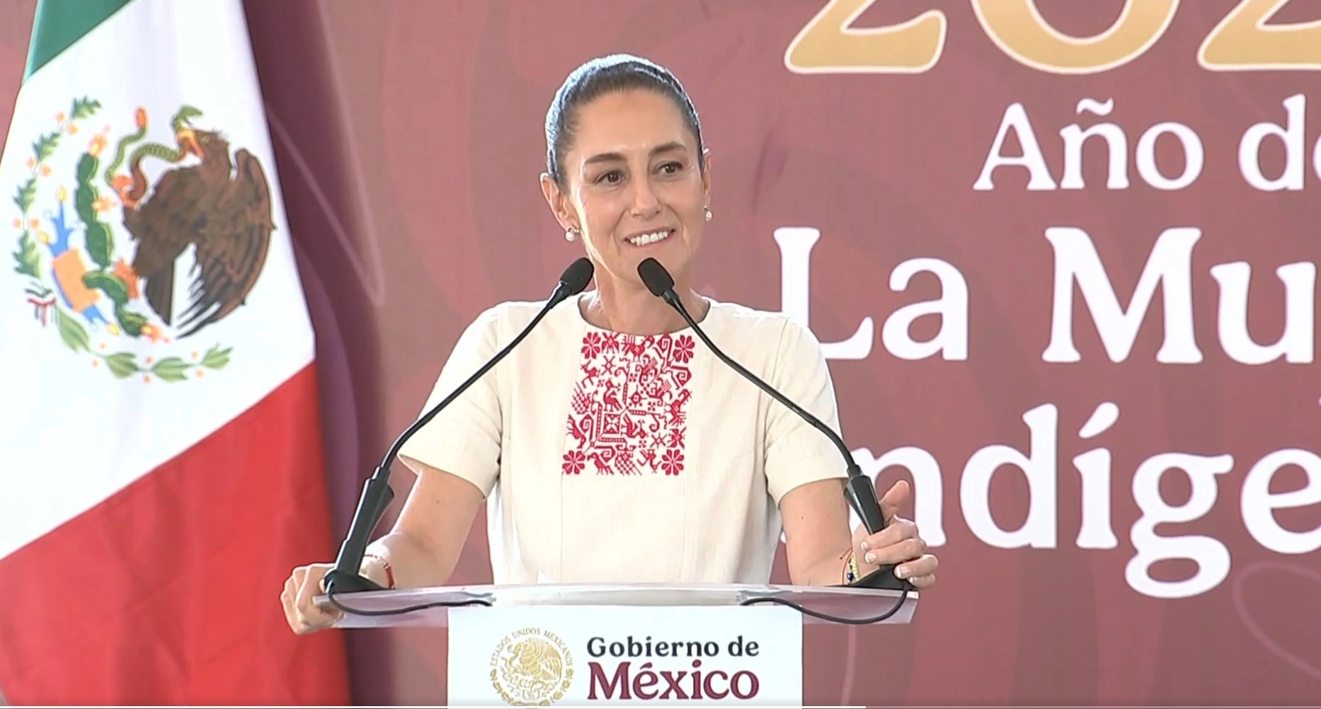 La presidenta Claudia Sheinbaum durante su discurso en la gira que tuvo esta mañana en Colima. Foto