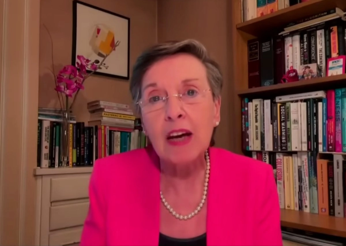 Delia Ferreira Rubio durante la presentación de su libro titulado “El impacto de la corrupción en la democracia”. Fotograma tomado de la 