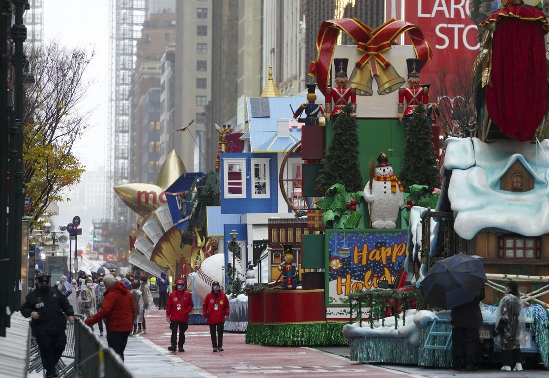 Personas caminan por calles de Nueva York el pasado 26 de noviembre de 2020. Foto Xinhua