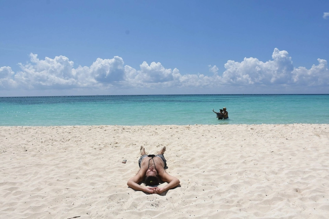 Turista en Playa del Carmen, Quintana Roo. Foto Cuartoscuro / Archivo
