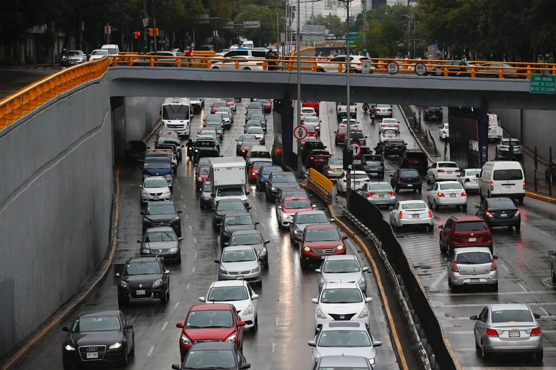 Tráfico en la Ciudad de México en junio de 2021. Foto Víctor Camacho