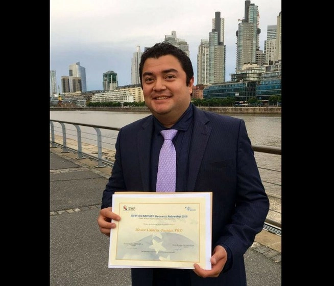 El mexicano Héctor Alejandro Cabrera Fuentes fue detenido por supuestamente espiar para Rusia. Foto tomada de la cuenta de Facebook Red Global MX Región Europa