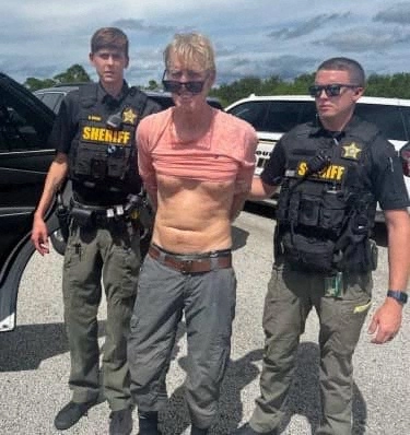 Según el FBI, la policía federal estadunidense, el acusado viajó a Florida el 14 de agosto y permaneció ahí hasta su arresto. Foto Afp.