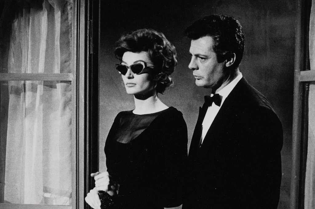 La histrionisa francesa y Marcello Mastroianni en una escena de 'La Dolce Vita'. Foto Europa Press