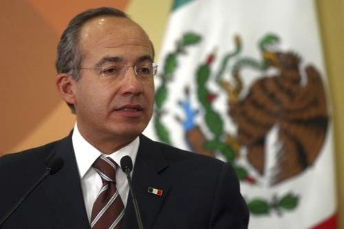 El ex mandatario Felipe Calderón sostuvo que de parte del presidente Andrés Manuel López Obrador hay persecución política contra él. Foto Marco Peláez / Archivo 