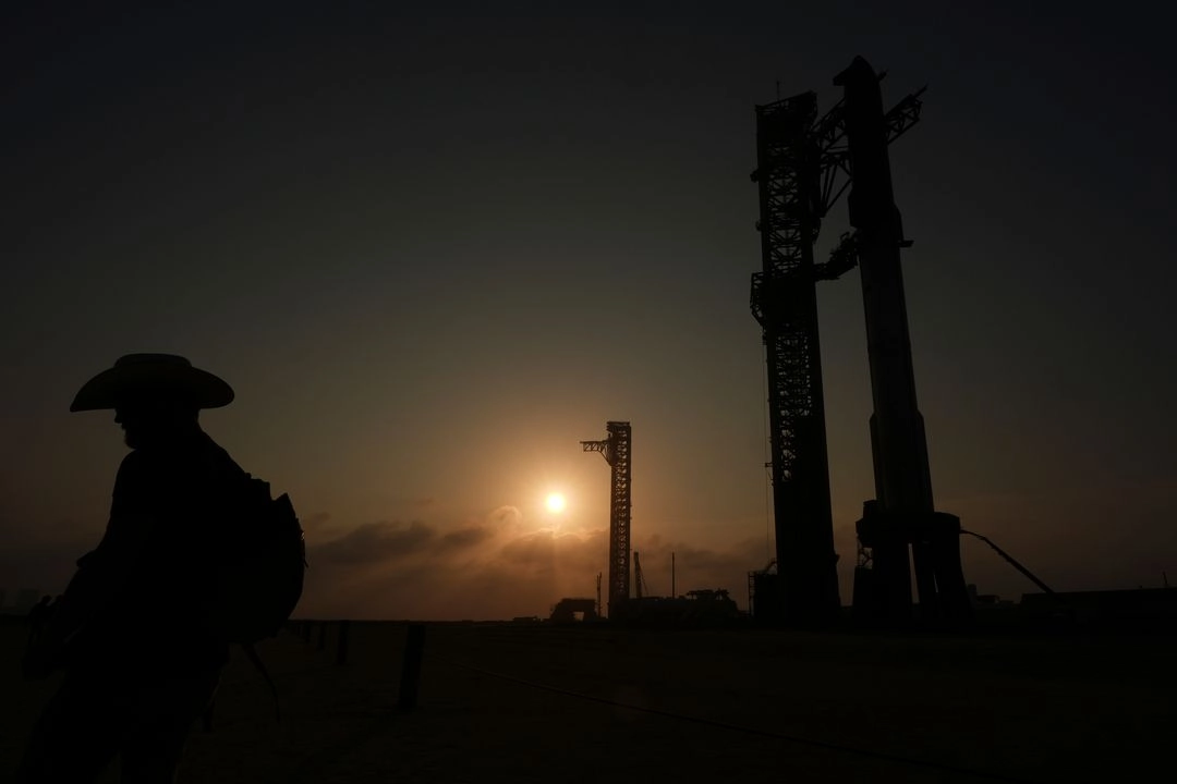 El nuevo lanzamiento del cohete está previsto en Texas a las 18:30 (23:30 GMT). Starship, de 123 metros, es el cohete más grande y potente del mundo, y es clave en la ambición de Musk de colonizar Marte algún día. Imagen del 26 de mayo de 2025. Foto 