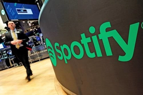 La plataforma de streaming Spotify, líder mundial de la música en línea, anunció haber superado los 600 millones de usuarios mensuales en 2023 y espera un primer trimestre rentable. Foto Ap / Archivo