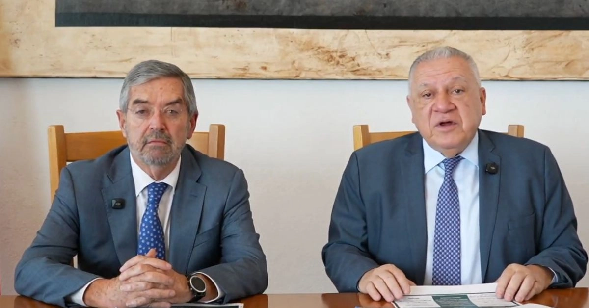 El canciller Juan Ramón de la Fuente (izq) y el titular de la Agencia Nacional de Aduanas de México, Rafael Marín Mollinedo (der) durante el encuentro. Fotograma tomado de video compartido en 