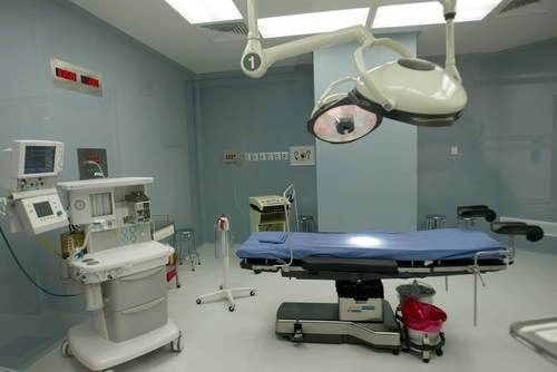 Imagen de un quirófano en un hospital privado en la CDMX. Foto Carlos Ramos Mamahua/archivo